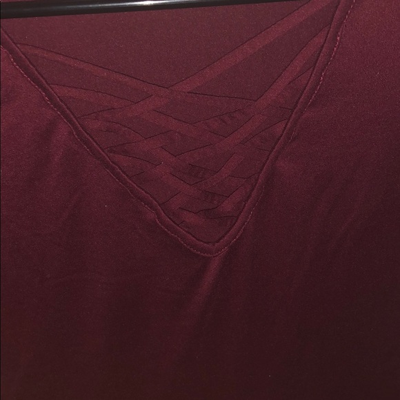 burgundy top - Picture 3 of 3